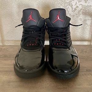 Jordan Maxin 200 Black Gym Red